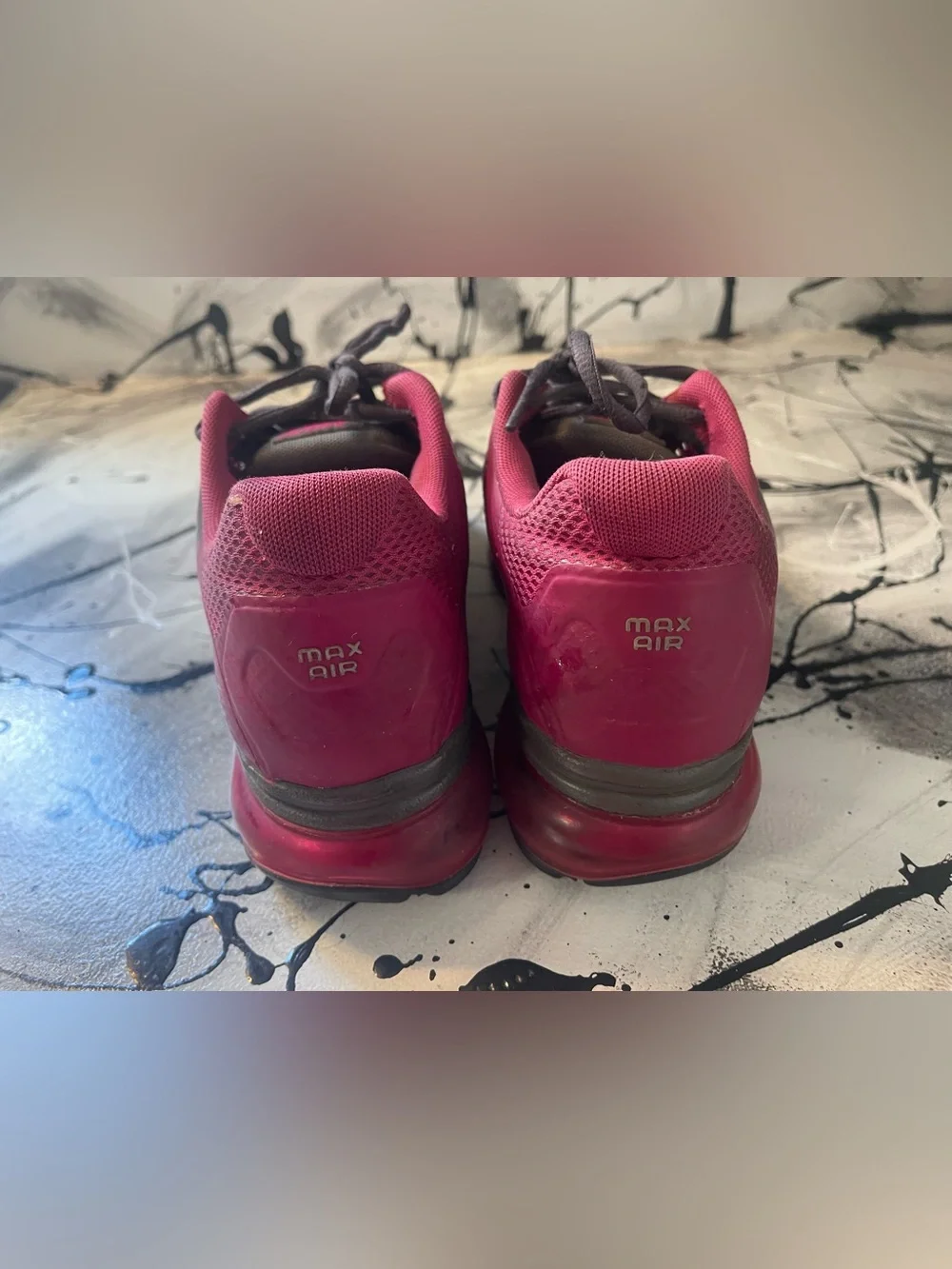 Nike Women's Black and Pink Air Cushion Athletic Shoes